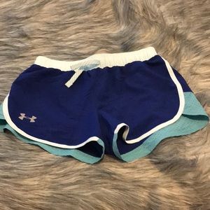 Under armour youth medium shorts